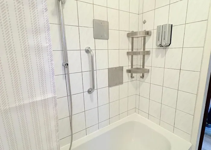 Bed & Breakfast Beenie 19